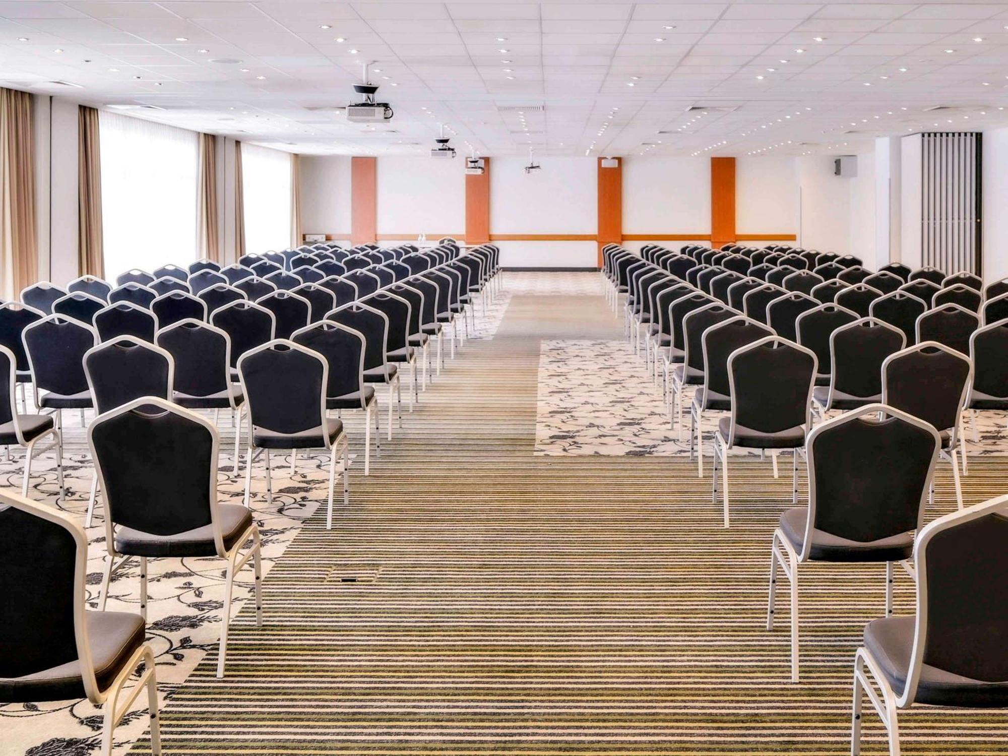Mercure Hannover Oldenburger Allee Exterior photo